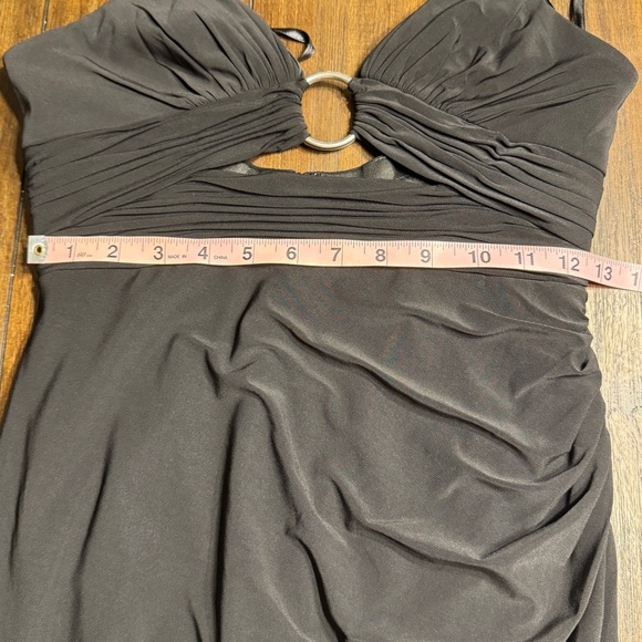 Mac Duggal Black Ring Cutout Halter Gown – Size 2 Formal Wedding Guest Black Tie - Picture 10 of 12